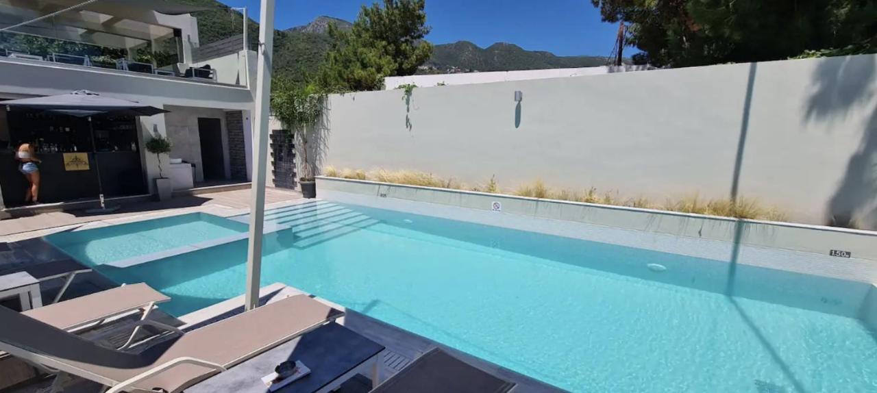 Windrose Apartments - Shared Pool Ipsos Luaran gambar