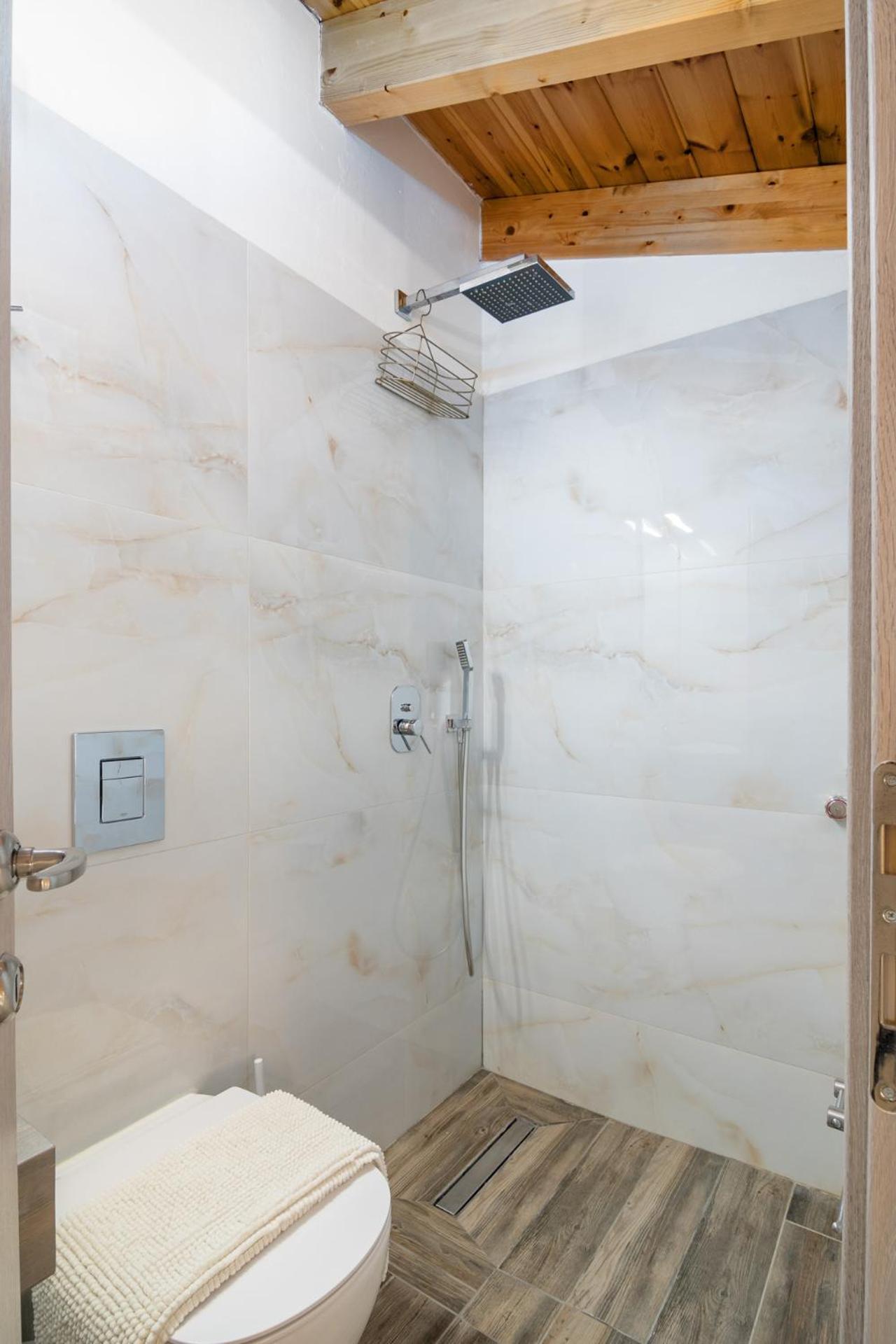 Windrose Apartments - Shared Pool Ipsos Luaran gambar